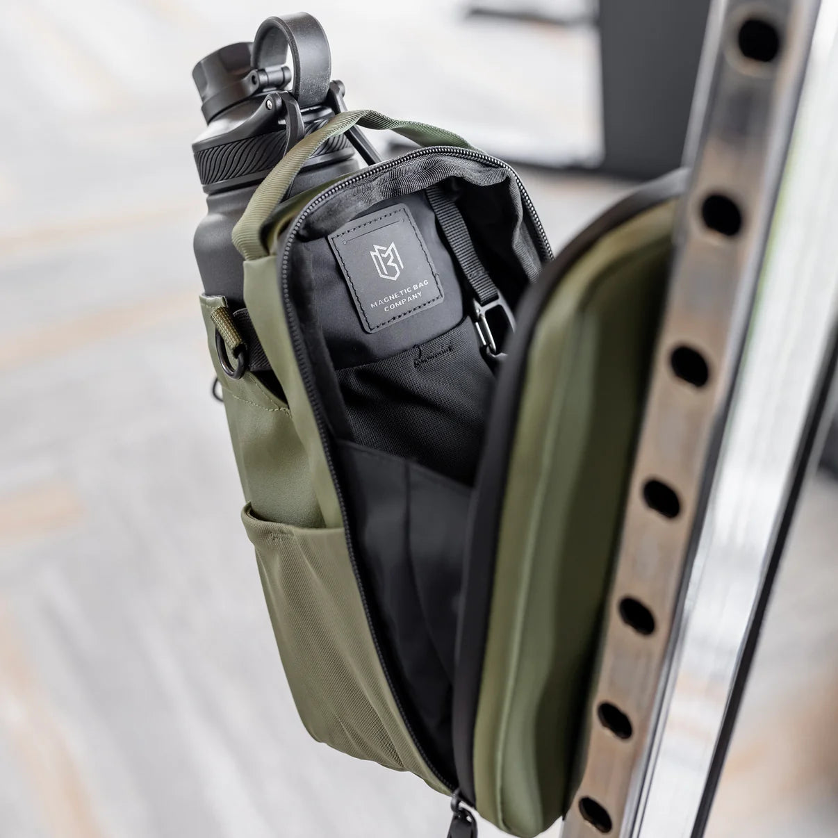 Bag Magnética Esportiva com Suporte para Garrafa D'água